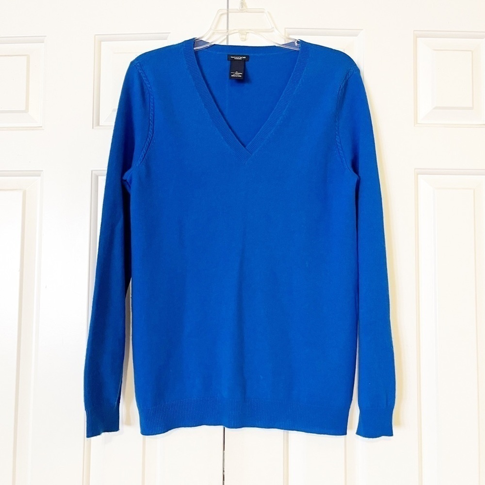 MAGASCHONI 100% cashmere v-neck long sleeve royal blue sweater. Women's Medium
